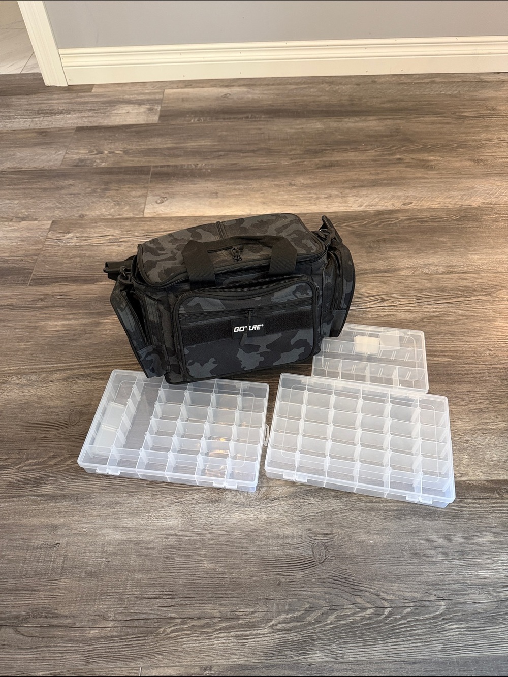 GOMEXUS Camo Tackle Bag with Plastic Compartment Trays - Black/Grey